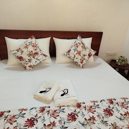 Hotel Elzangi Negombo Esterno foto