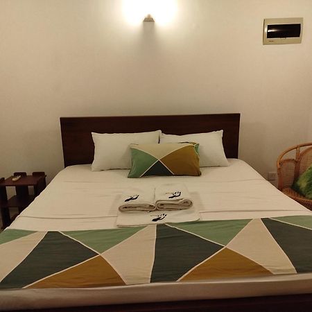 Hotel Elzangi Negombo Esterno foto