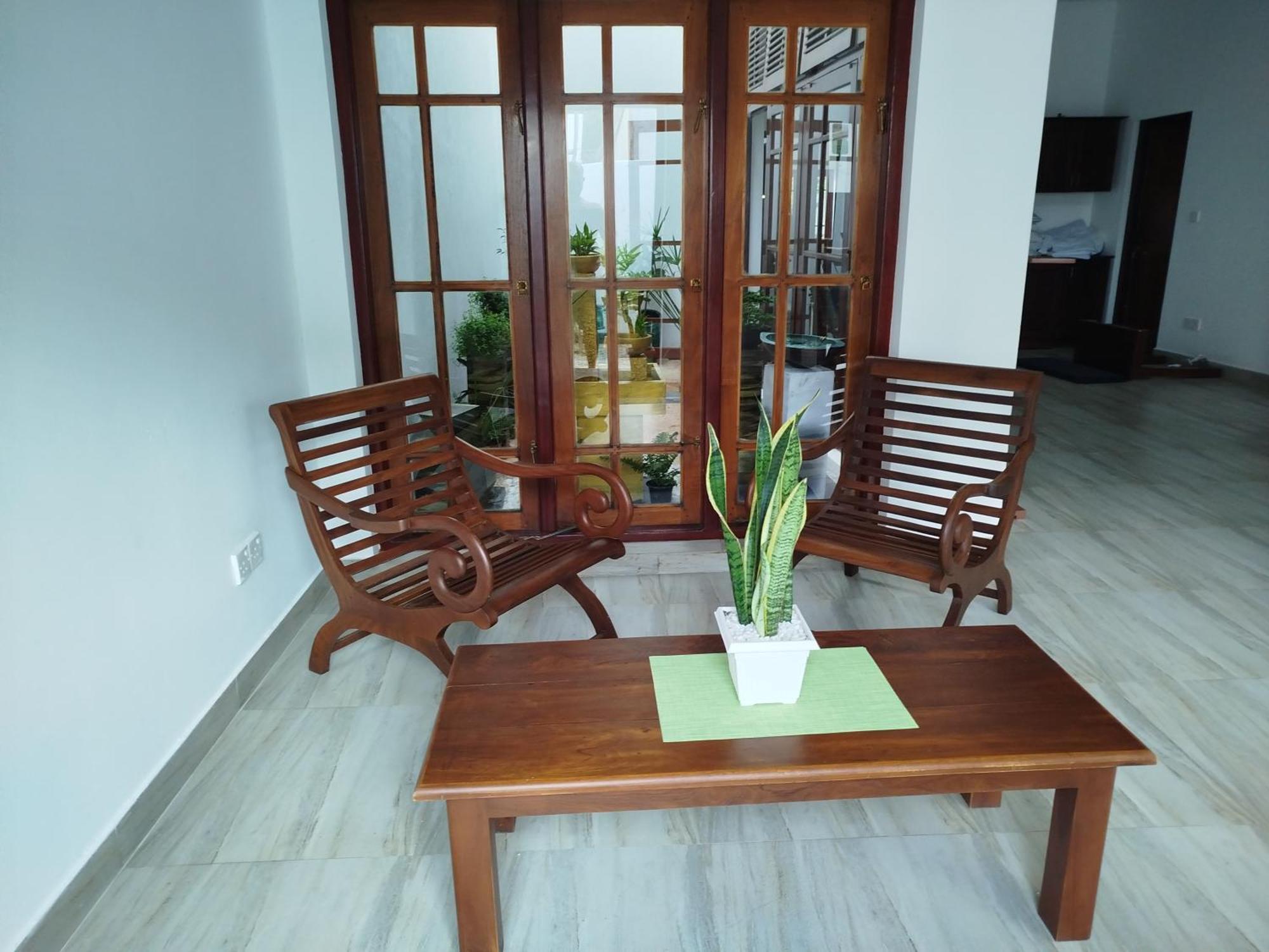 Hotel Elzangi Negombo Esterno foto