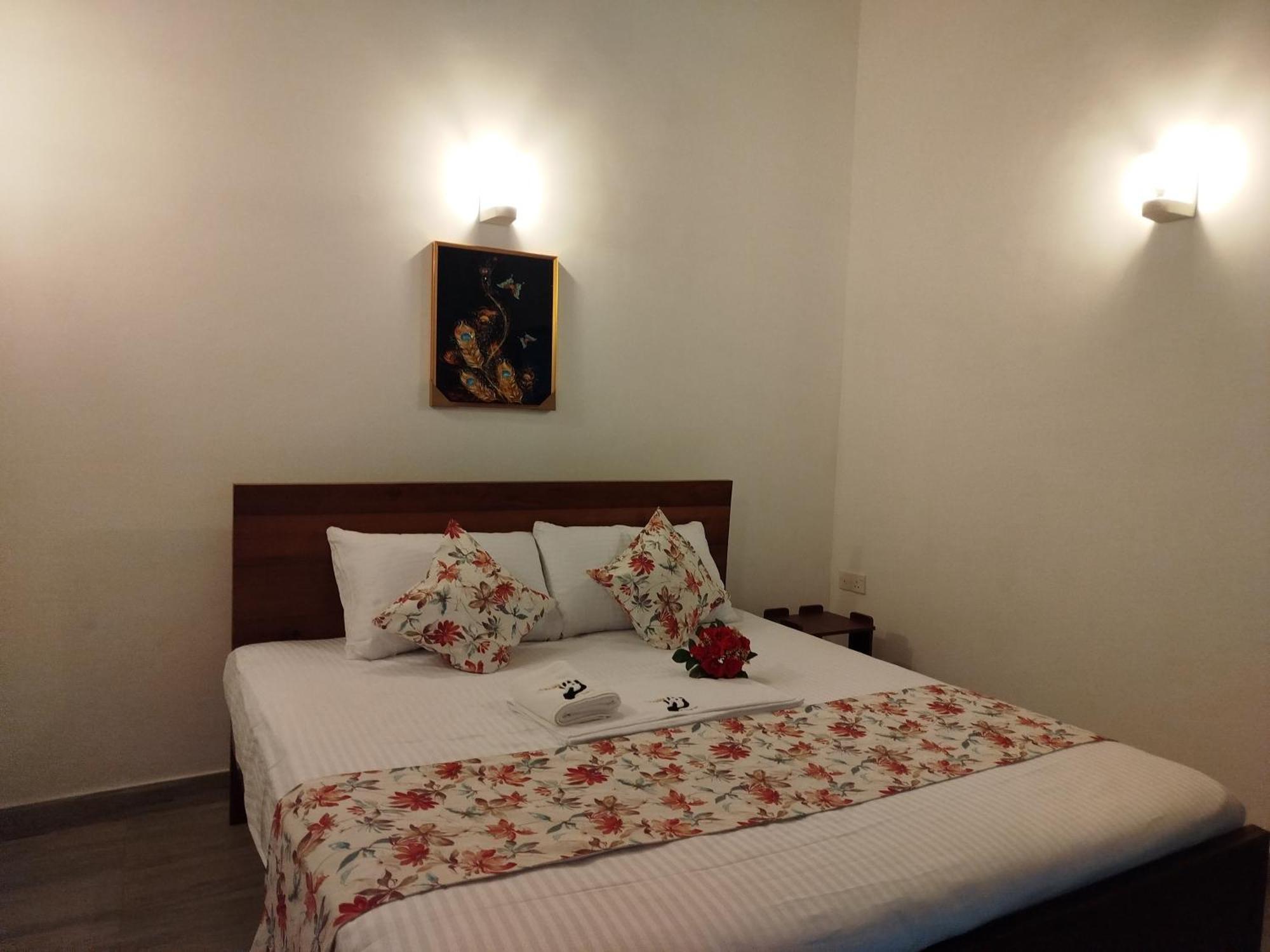 Hotel Elzangi Negombo Esterno foto