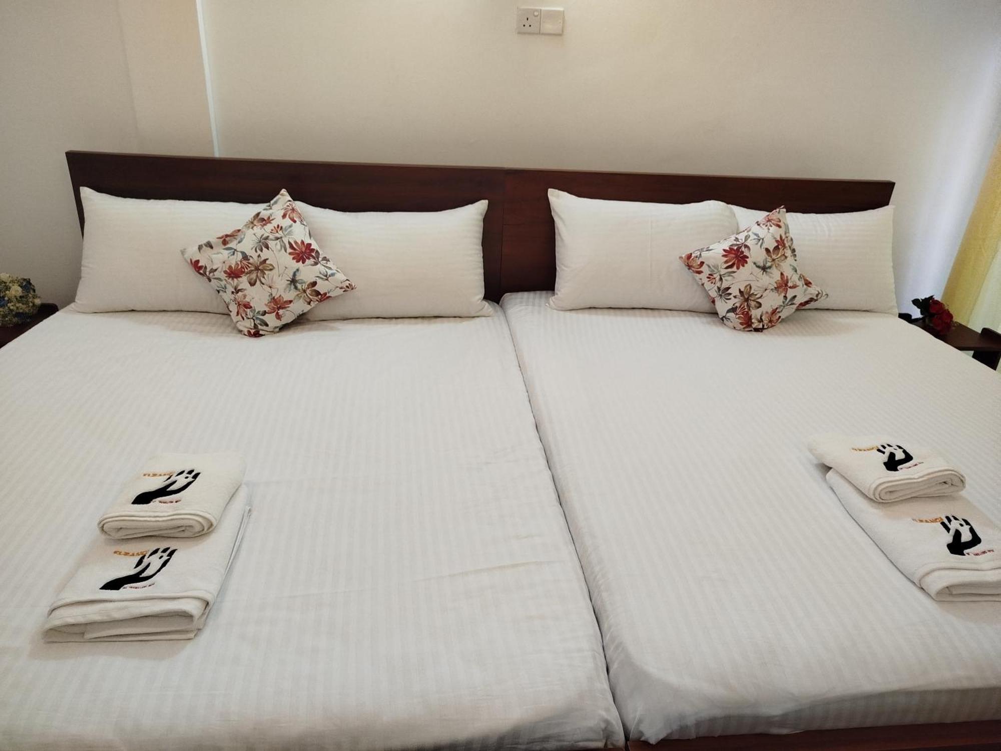 Hotel Elzangi Negombo Esterno foto